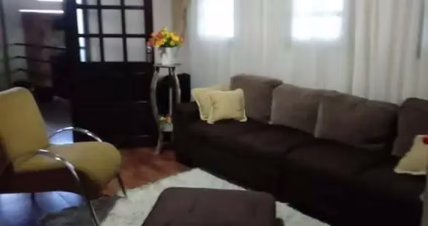 Imperdível oportunidade de adquirir casa na vila são sebastião, mogi das cruzes-sp: 3 quartos, 1 suíte, 2 salas, 3 banheiros, 16 vagas de garagem, 273,56 m² - confira!