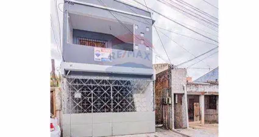Excelente casa com 4 quartos, 2 pavimentos - Guámá