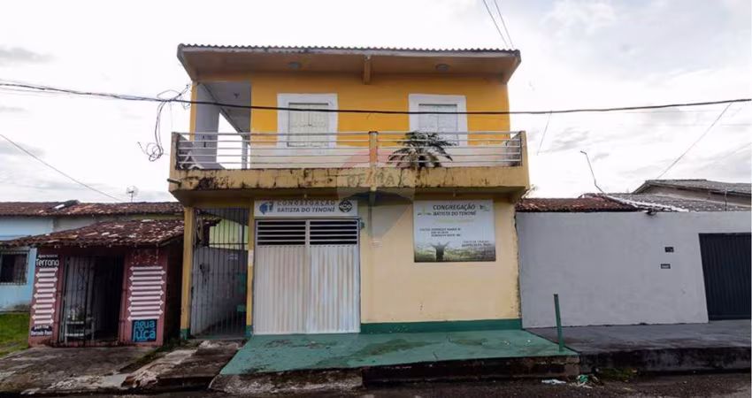 Prédio Comercial  180M² com 3 apartamento e 1 ponto comercial.