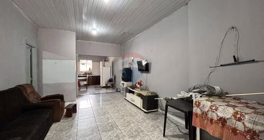 Casa a Venda 3 Quartos Com Piscina
