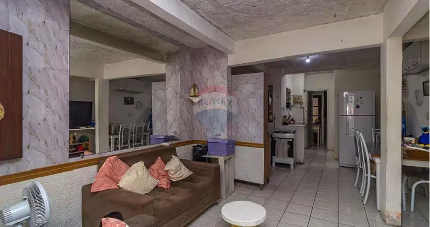 Casa vila nazaré na barão do triunfo entre almirante barroso e romulo maiorana