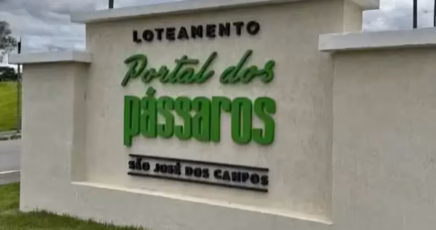 Portal dos Pássaros - Casa Térrea de esquina  à Venda