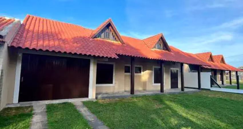 Casa com piscina e salão de festas em tramandaí - perto do mar
