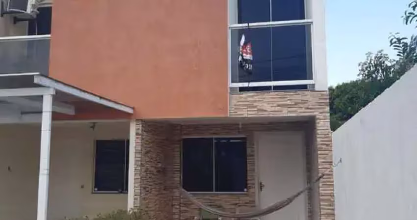 Sobrado no centro de imbé com ambientes semi-mobiliados - venda