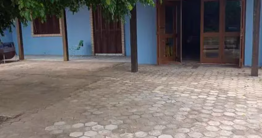 Casa mobiliada em imbé - albatroz: churrasqueira, piso frio, próximo ao comércio