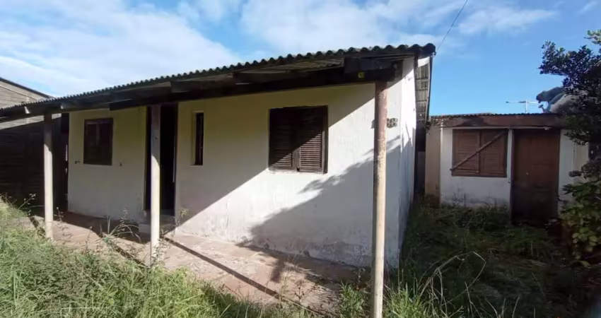Imovel para reforma otima localizaçao 300 metros mar