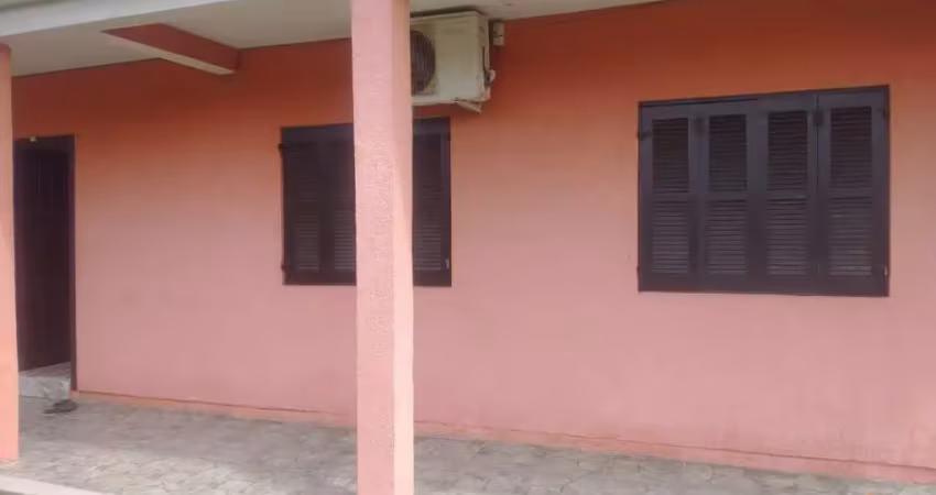 Casa à venda em imbé - mariluz: ampla área aberta, split instalado, internet