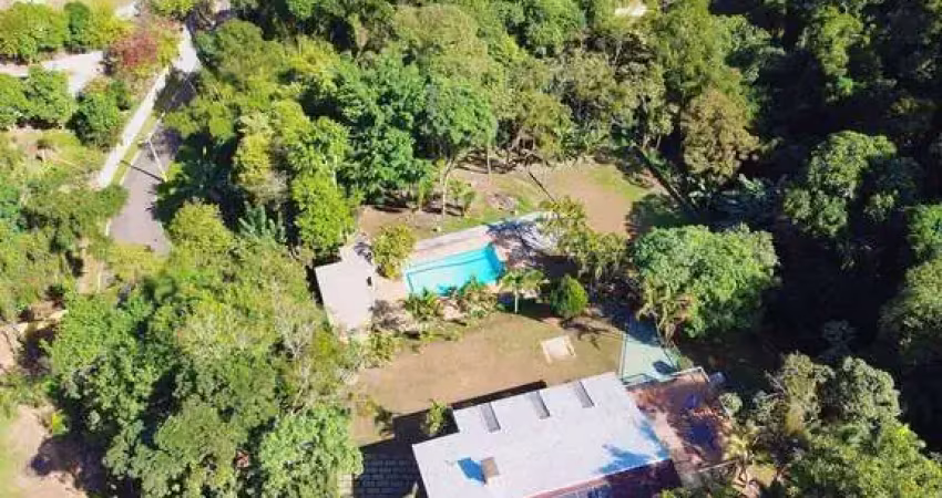 Chácara de 4500 m² pé na água em condomínio mairiporã - permuta
