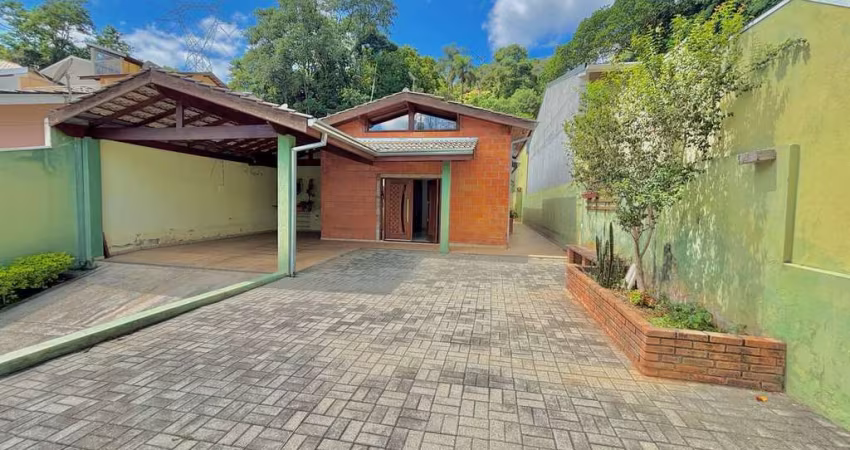 Casa à venda em Mairiporã/SP - Associação de Moradores, por R$700.000!