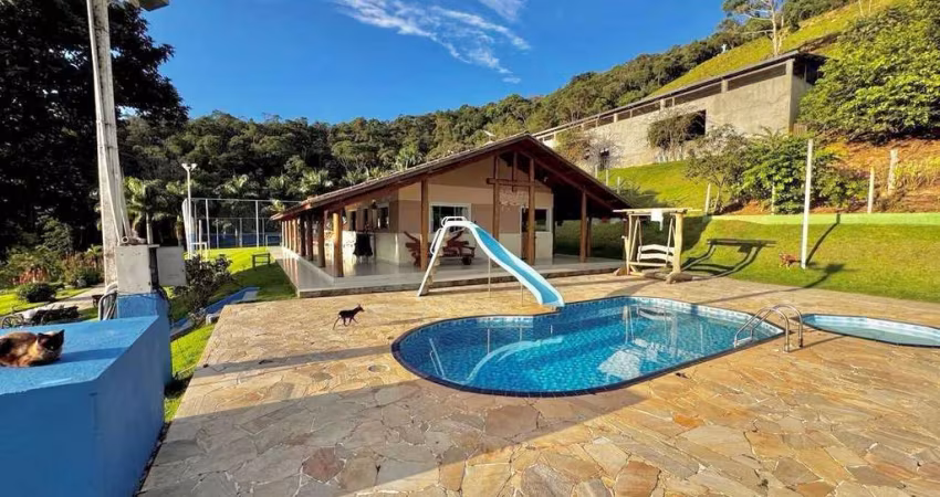 Lindo Sítio à venda com 91.000m² e 5 Lagos em Nazaré Paulista - 75km de SP!