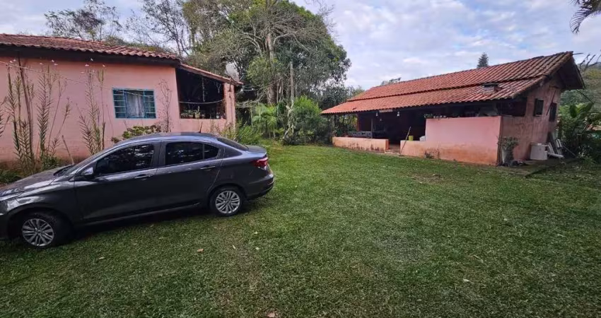 Chácara com Lago à venda em Mairiporã - Com Escritura por apenas R$470.000!