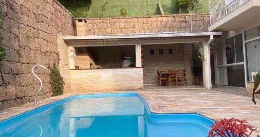 Casa com 4 suítes à venda, 338 m² no Condomínio Village Scorpios  por R$ 1.700.000 - Alpes dos Araçás (Jordanésia) - Cajamar/SP.