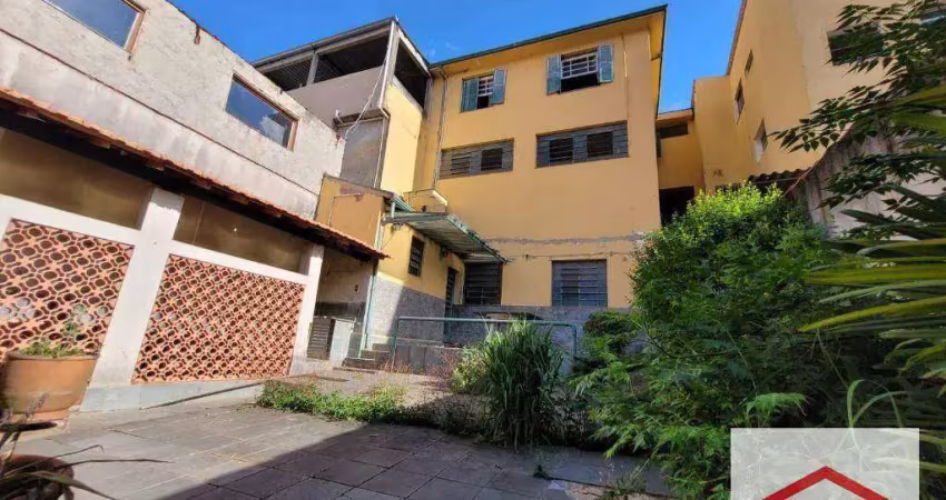 Imóvel com  3 casas e 1 salão comercial à venda, 348 m² por R$ 970.000 - Jardim Pacaembu - Jundiaí/SP