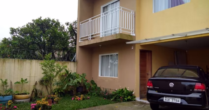 Lindo sobrado semi-novo em condomínio fechado
