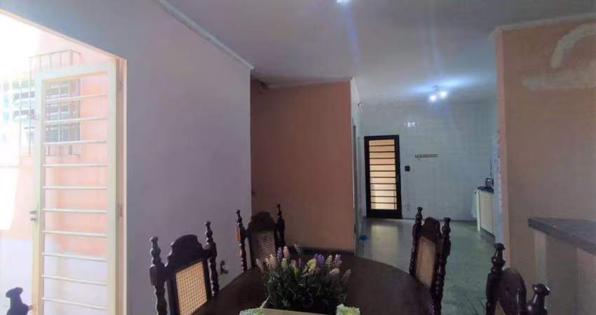 Casa térrea a venda, com edícula no Jardim do Trevo em Campinas-SP