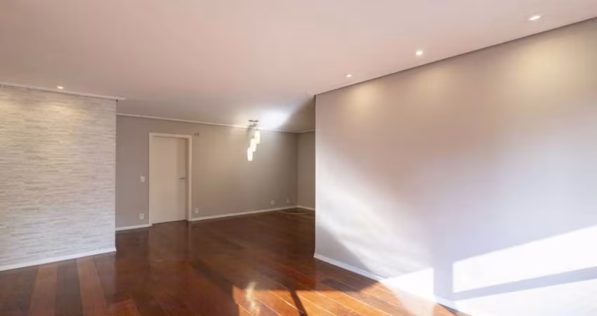 Apartamento de 3 dormitórios á venda no Cambuí, de 170 m², em Campinas-SP