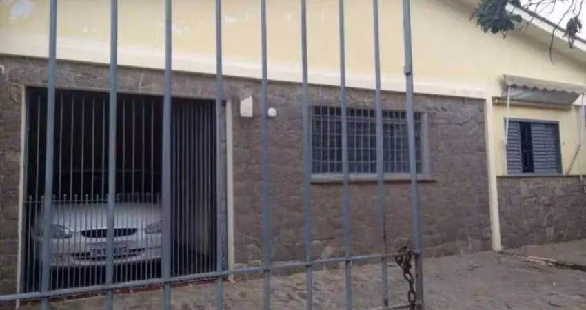 Casa térrea com edícula, perto do Shopping Prado, no Jardim das Oliveiras em Campinas