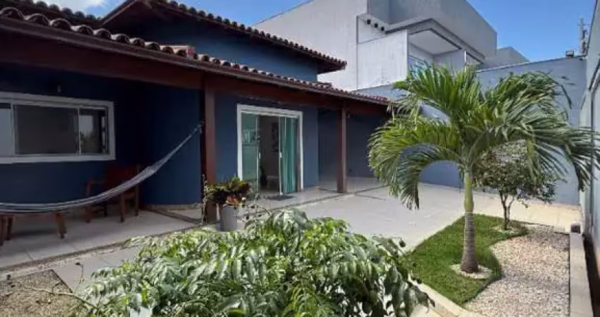 Casa com 3 quartos à venda na Avenida Copacabana, 585, Morada de Laranjeiras, Serra