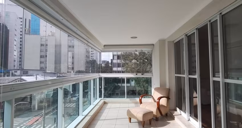 Lindo apartamento para locação com 155m² e 3 vagas com lazer no Paraíso!!