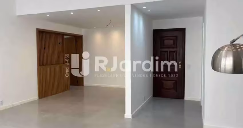 Apartamento com 3 quartos para alugar na Avenida Visconde de Albuquerque, Leblon, Rio de Janeiro