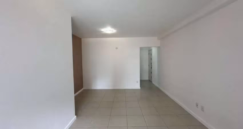 Apartamento 3 quartos para venda em salvador, alphaville i, 3 dormitórios, 1 suíte, 3 banheiros, 2 vagas