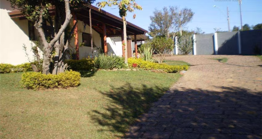 Casa com 3 dormitórios à venda, 330 m² por R$ 2.000.000,00 - Jardim São Matheus - Vinhedo/SP