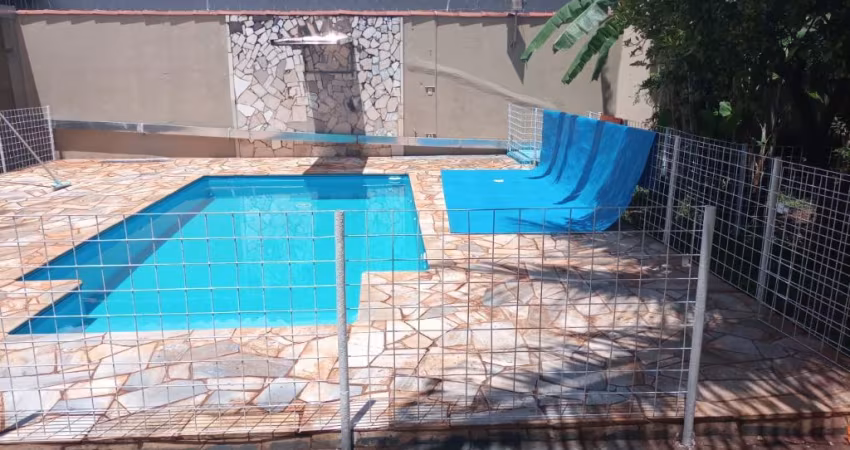 Casa comercial na lagoinha