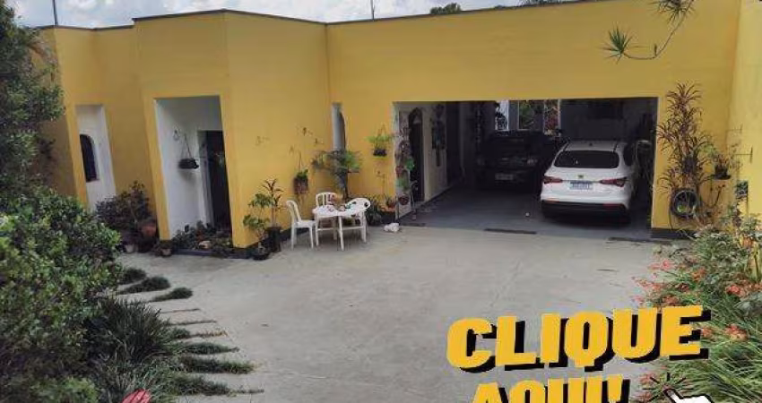 Casa térrea fora de condomínio na Granja Viana Cotia