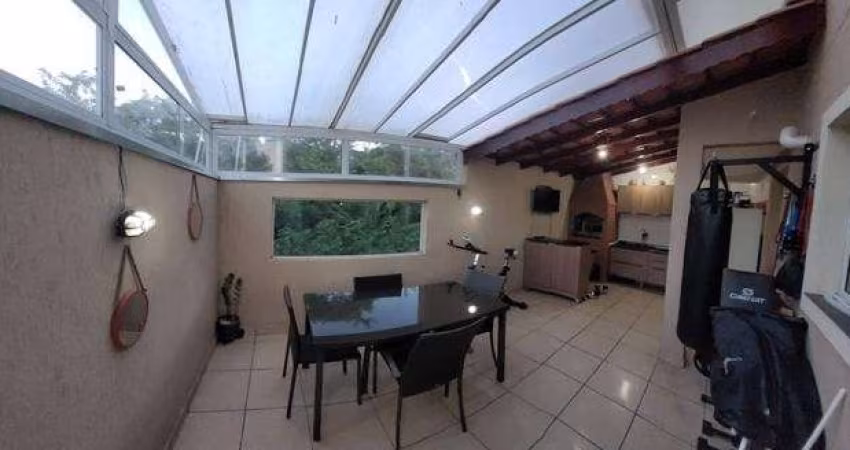 Casa á venda de 3 dormitórios em Cotia
