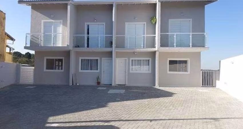 Casa a venda fora de condominio em Cotia