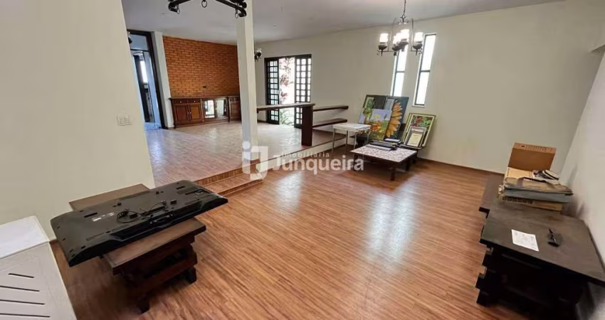 Casa para aluguel, 3 quartos, 1 suíte, 4 vagas, Centro - Piracicaba/SP