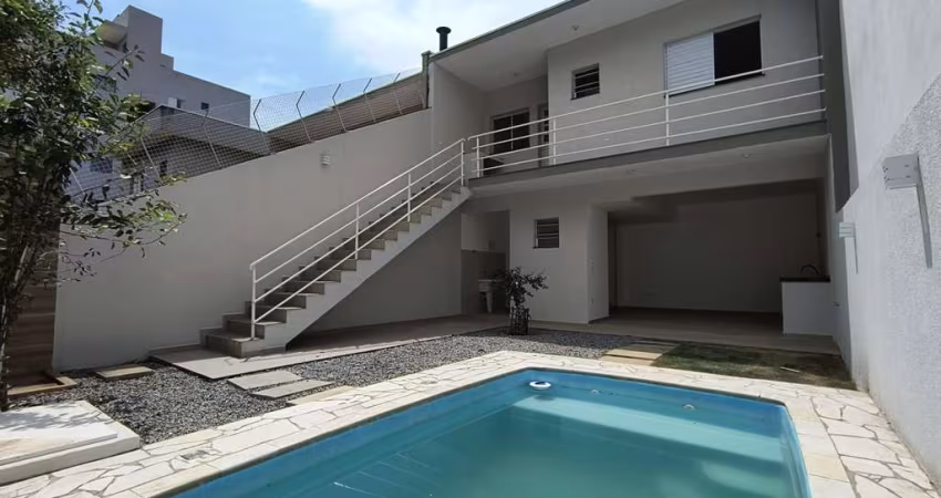 Casa para Locação em Atibaia, Nova Atibaia, 2 dormitórios, 2 suítes, 3 banheiros, 2 vagas
