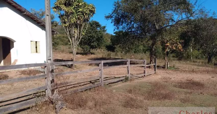 Fazenda para Venda em Itauçu, Zona Rural, 3 dormitórios, 1 banheiro, 1 vaga