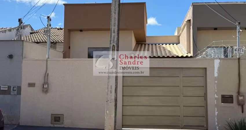Casa para Venda em Senador Canedo, Residencial Paraíso, 4 dormitórios, 1 suíte, 2 banheiros, 2 vagas
