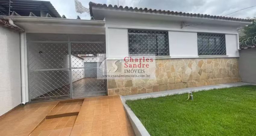 Casa para Venda em Goiânia, Setor Central, 2 dormitórios, 1 suíte, 4 banheiros, 5 vagas