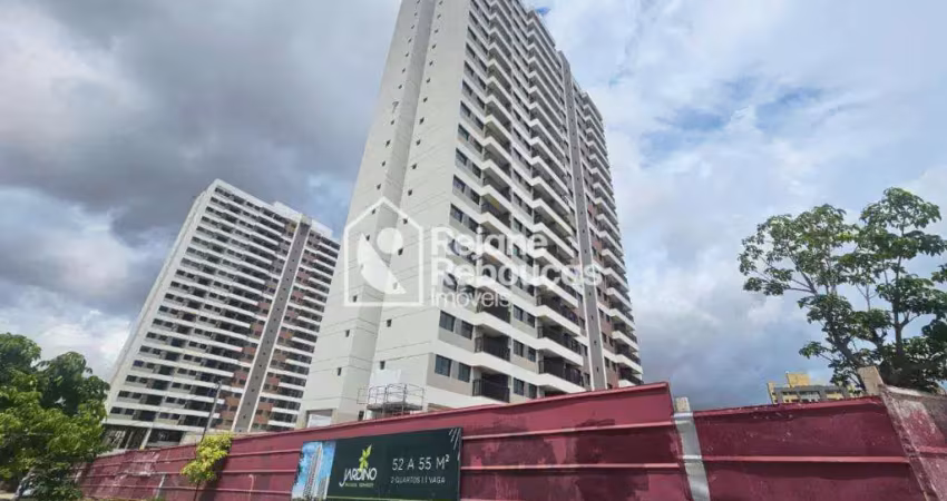Apartamento entre o North Shopping e Riomar Kennedy com 02 quartos - Fortaleza.