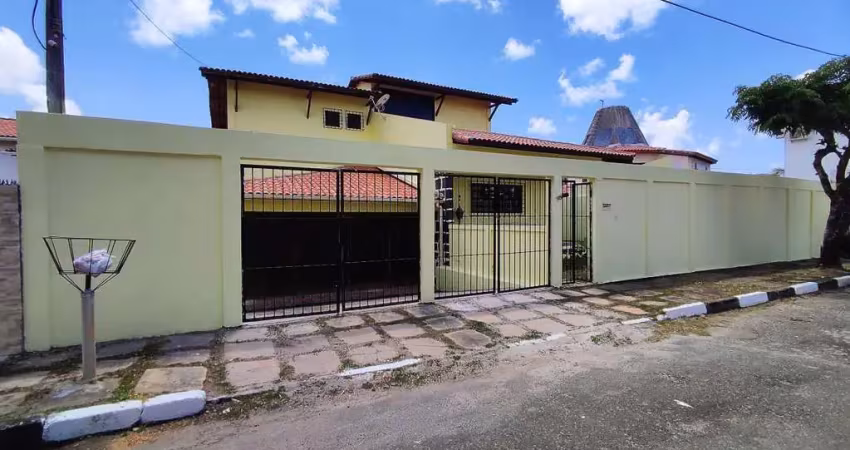 Casa para Venda em Lauro de Freitas, Vilas do Atlântico, 4 dormitórios, 1 suíte, 5 banheiros, 4 vagas
