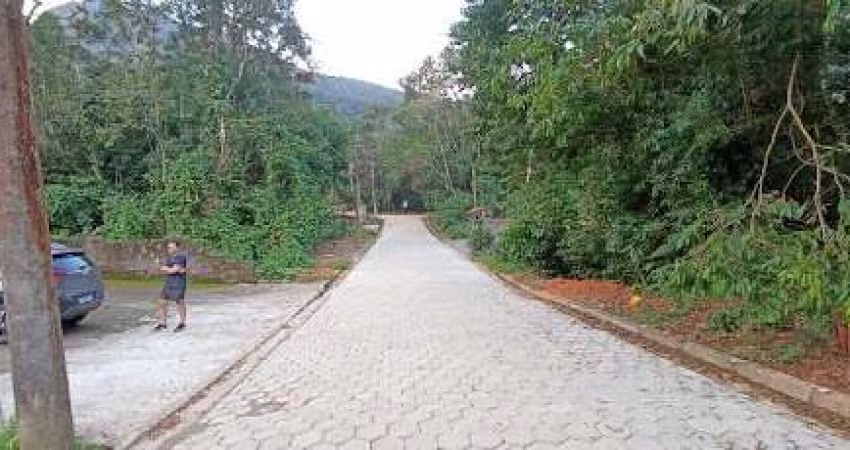 Terreno à venda, 360 m² por R$ 270.000,00 - Massaguaçu - Caraguatatuba/SP