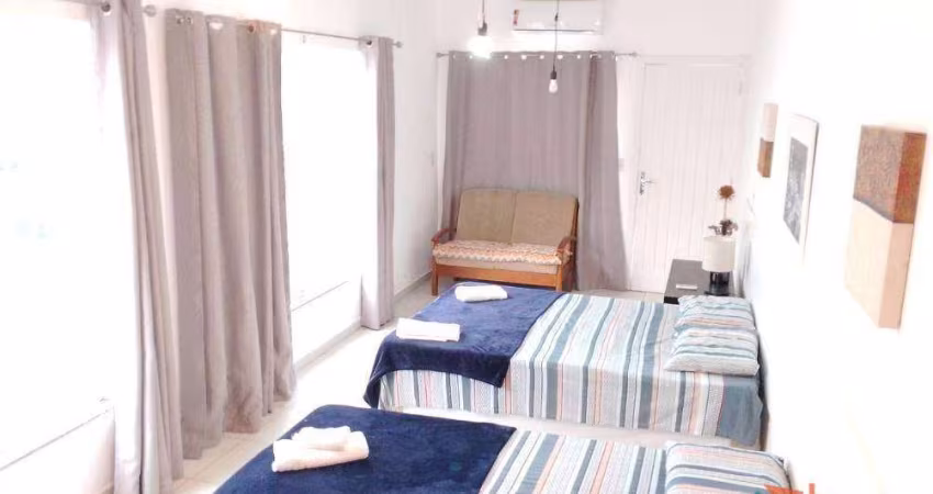 Kitnet com 1 dormitório para alugar, 33 m² por R$ 1.800,00/mês - Centro - Caraguatatuba/SP