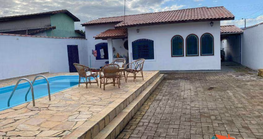 Casa com 3 dormitórios à venda, 150 m² por R$ 690.000,00 - Pontal de Santa Marina - Caraguatatuba/SP