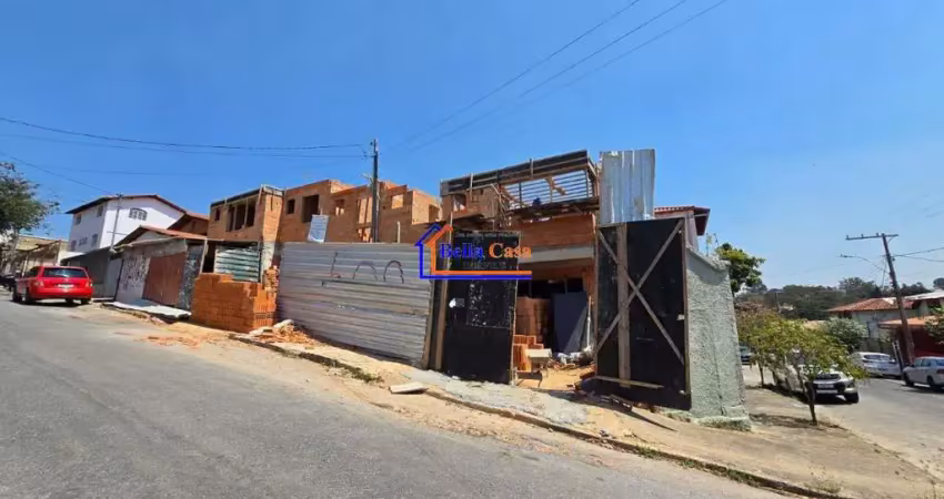 Casa com 2 quartos à venda na Rua Pastor Abreu, Planalto, Belo Horizonte