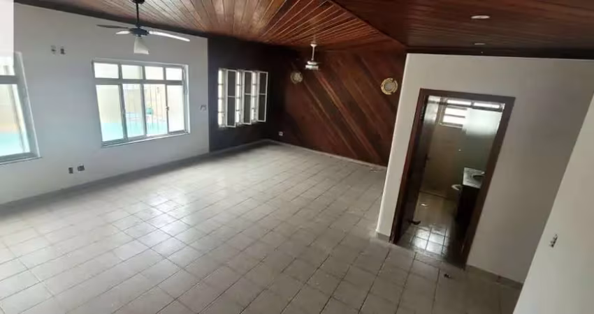 Vende-se 4 dormitórios com piscina/ Alto Padrão/ Tombo/ Guarujá