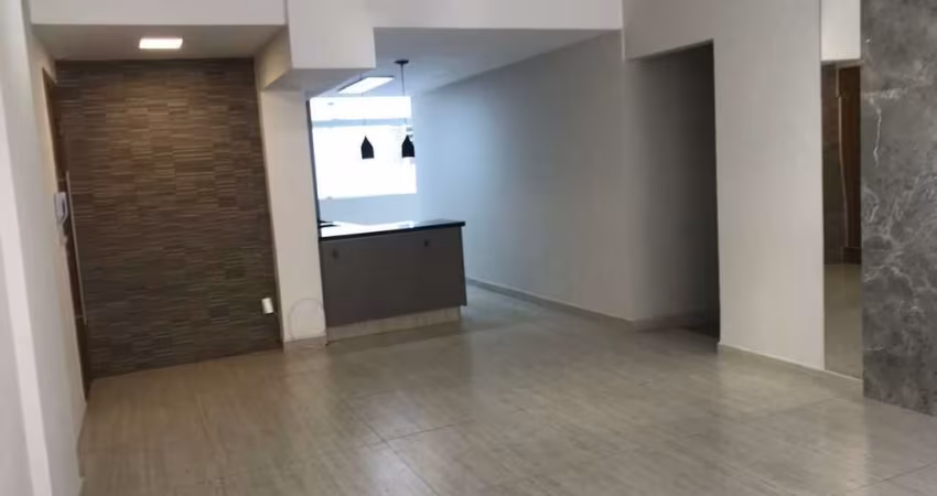 Vende-se apartamento de 3 dormitórios/