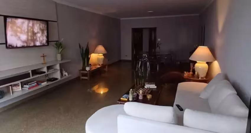Vende-se apartamento de 3 dormitórios/ Porteira Fechada/ Gonzaga/ Santos
