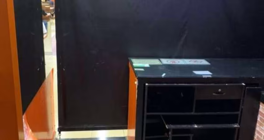 Aluga-se ou vende-se imóvel comercial de 75 m² no shopping Pátio Iporanga com 1 banheiro/1 vaga