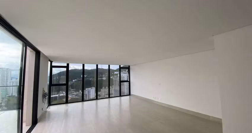 Vende-se Cobertura de 3 dormitórios/ Nova/ José Menino