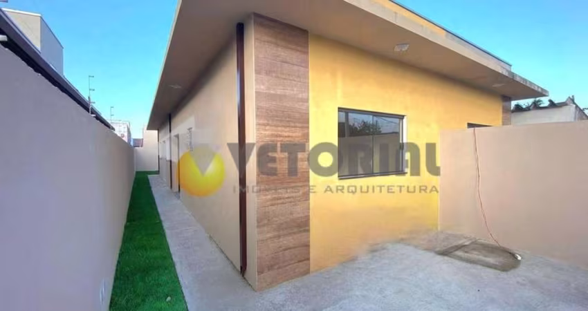 Casa à venda em Caraguatatuba, Balneário dos Golfinhos, com 2 quartos, 64m²