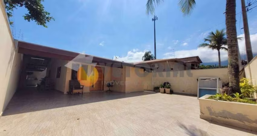 Casa à venda em Caraguatatuba, Getuba, com 3 quartos, 160m²