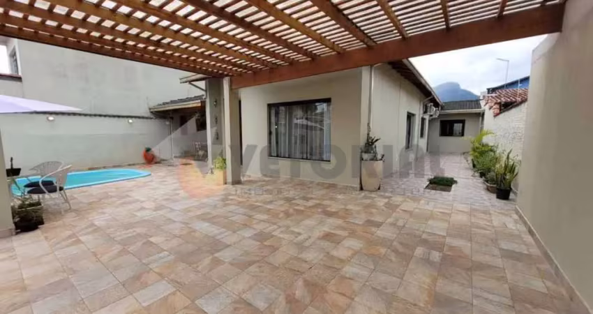 Casa com 3 quartos, 230m², à venda em Caraguatatuba, Indaiá