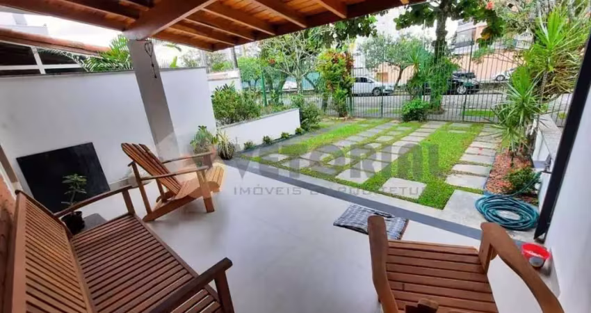 Sobrado com 2 quartos, 80m², à venda em Caraguatatuba, Indaiá